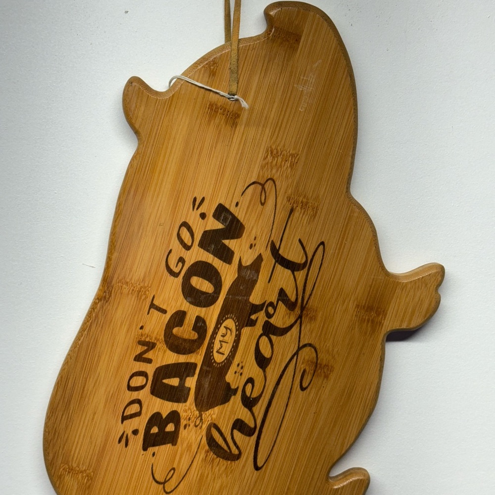 Pig-Shaped Bamboo Cutting Board